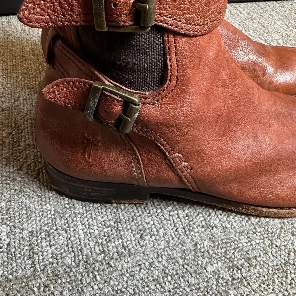 FRYE Women's Anna Gore Short Buffalo Leather Boot in Reddish Brown Size 7 - Picture 3 of 7